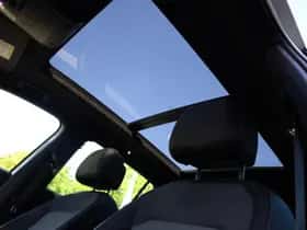 Volkswagen Tiguan (2017) thumbnail 23