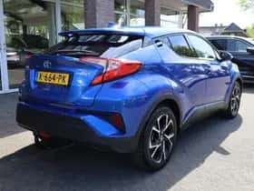 Toyota C-HR (2019) thumbnail 2
