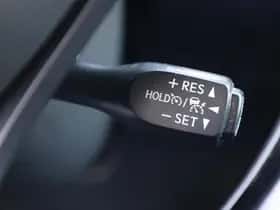 Toyota C-HR (2019) thumbnail 14