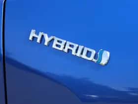 Toyota C-HR (2019) thumbnail 26