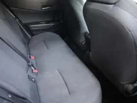 Toyota C-HR (2019) thumbnail 31