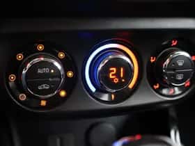 Opel Corsa (2015) thumbnail 16
