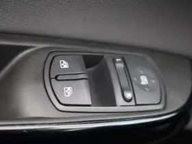 Opel Corsa (2015) thumbnail 19