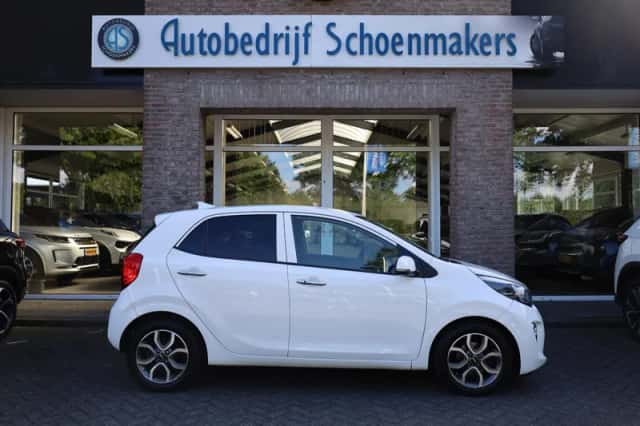 Kia Picanto (2022) thumbnail 2