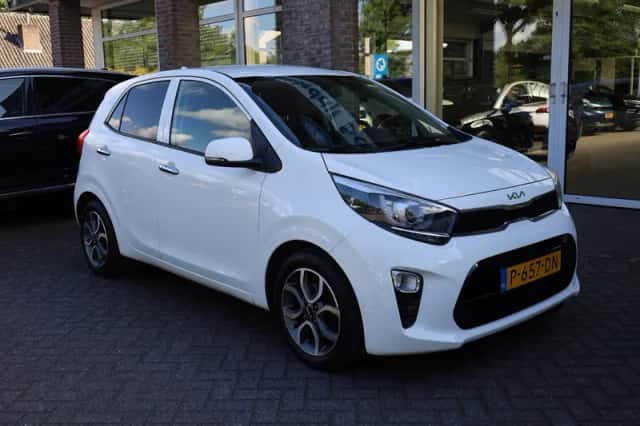 Kia Picanto (2022) thumbnail 3