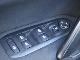 Peugeot 308 (2014) thumbnail 22