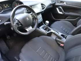 Peugeot 308 (2014) thumbnail 4