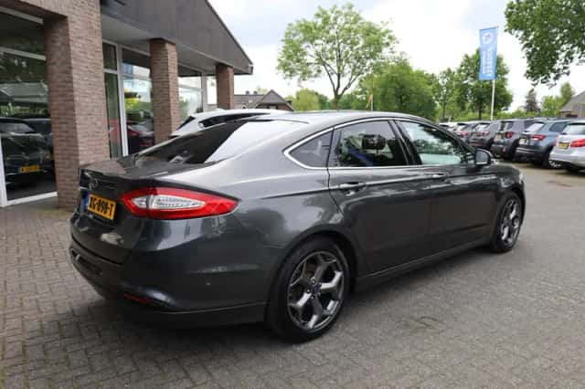 Ford Mondeo (2019) thumbnail 2