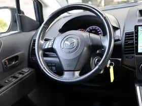 Mazda 5 (2009) thumbnail 12