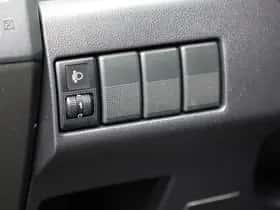 Mazda 5 (2009) thumbnail 16