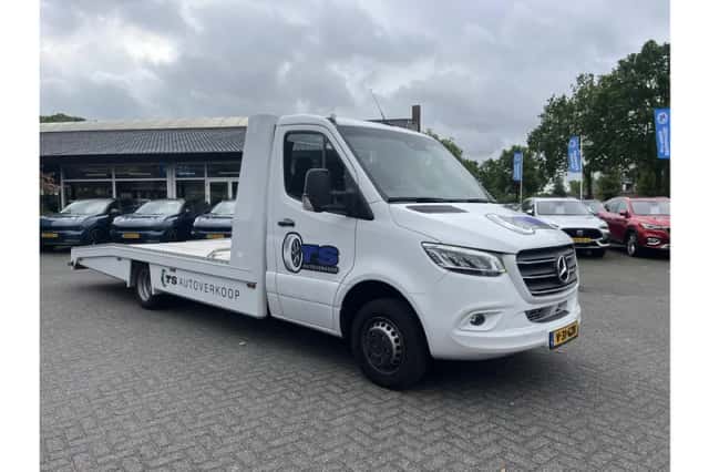 Mercedes-Benz Sprinter (2024) thumbnail 3