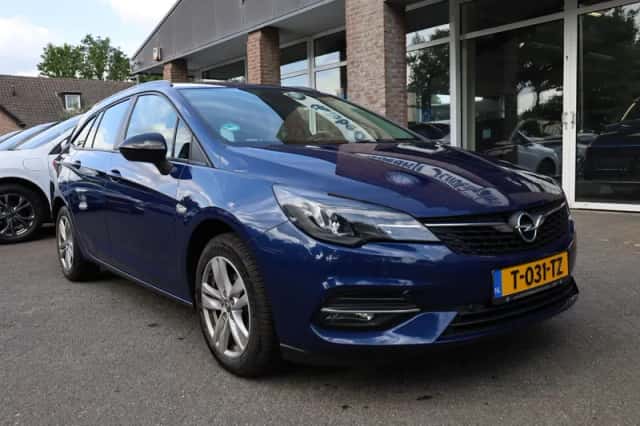 Opel Astra (2021) thumbnail 3