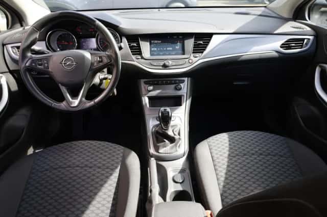 Opel Astra (2021) thumbnail 4