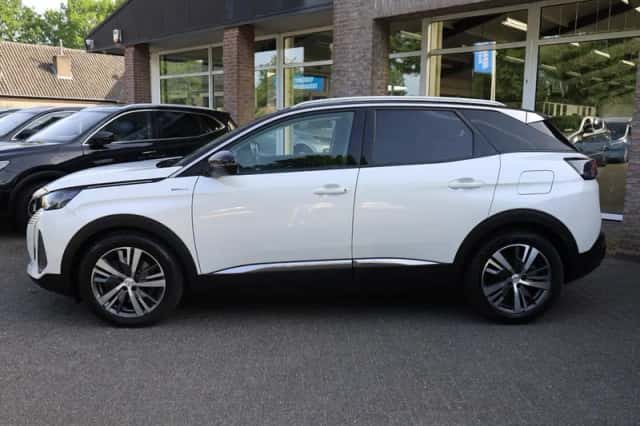 Peugeot 3008 (2021) thumbnail 2