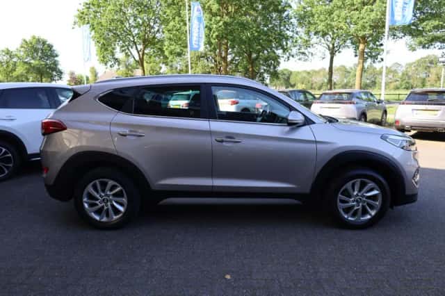 Hyundai Tucson (2018) thumbnail 2