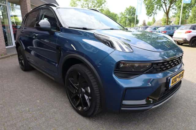 Lynk & Co 01 (2023) thumbnail 3