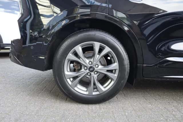 Ford Kuga (2020) thumbnail 3