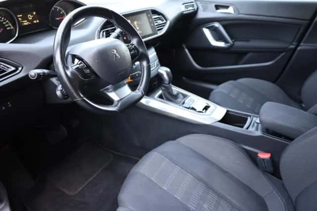 Peugeot 308 (2016) thumbnail 4
