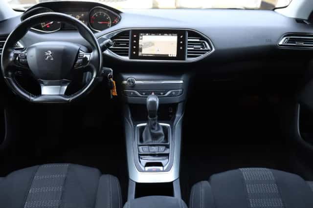 Peugeot 308 (2016) thumbnail 5