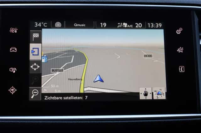 Peugeot 308 (2016) thumbnail 6