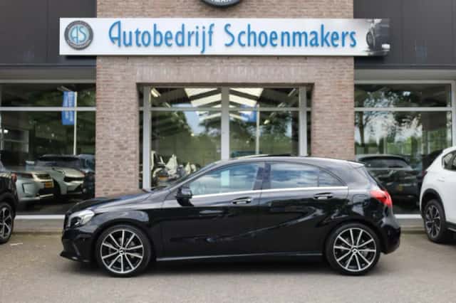 Mercedes-Benz A-Klasse (2017) thumbnail 2