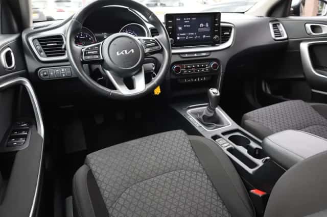 Kia Ceed Sportswagon (2023) thumbnail 6