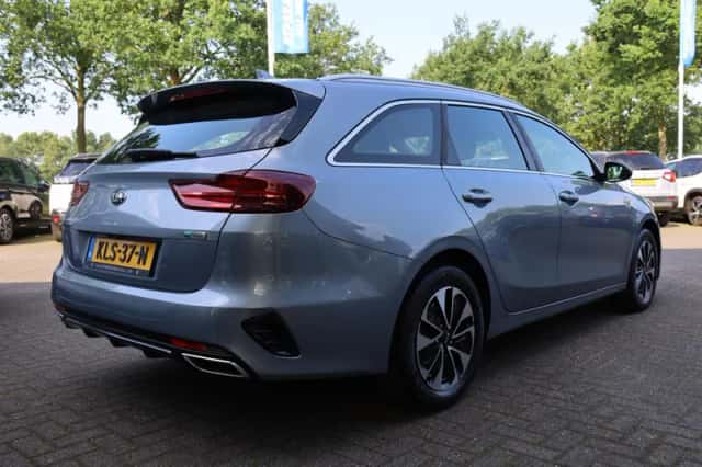 Kia Ceed Sportswagon (2021) thumbnail 3