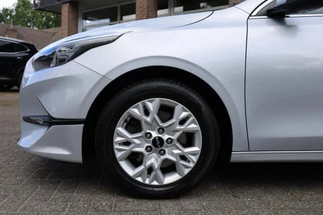 Kia Ceed Sportswagon (2022) thumbnail 4