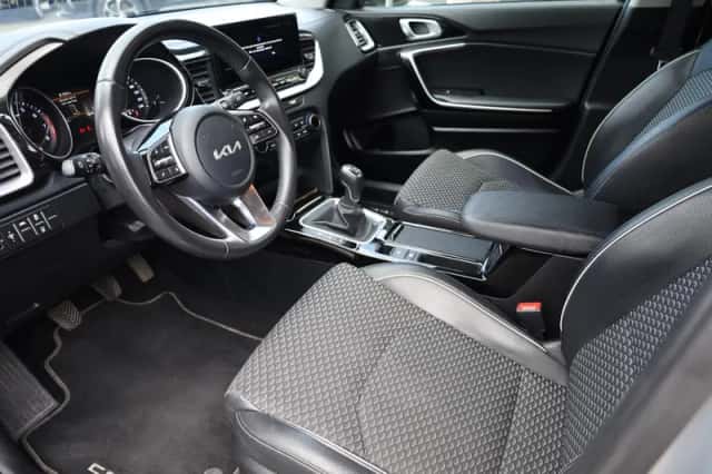 Kia Ceed Sportswagon (2022) thumbnail 5