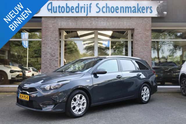 Kia Ceed Sportswagon (2023) thumbnail 1
