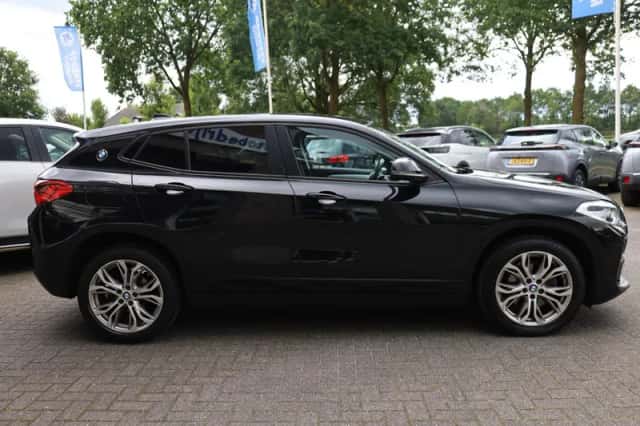 BMW X2 (2018) thumbnail 2