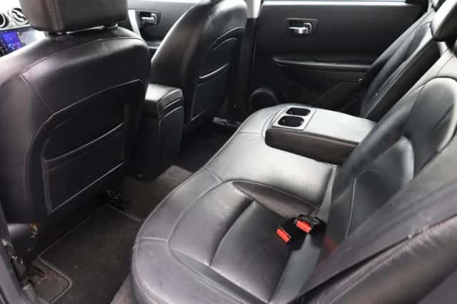 Nissan Qashqai (2010) thumbnail 6
