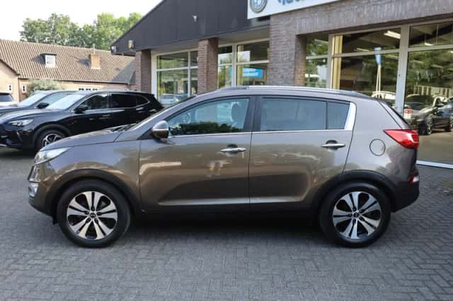 Kia Sportage (2012) thumbnail 2