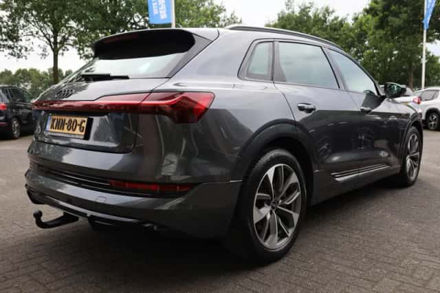 Audi e-tron (2021) thumbnail 3