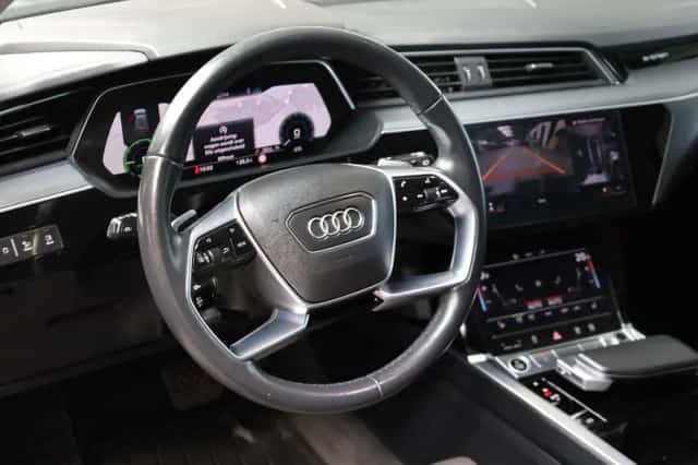 Audi e-tron (2021) thumbnail 6