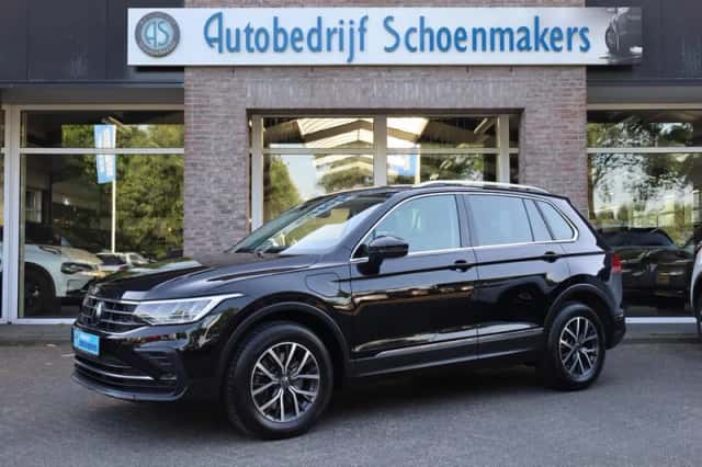 Volkswagen Tiguan (2023) thumbnail 1