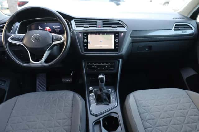 Volkswagen Tiguan (2023) thumbnail 4