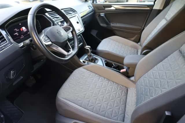 Volkswagen Tiguan (2023) thumbnail 5