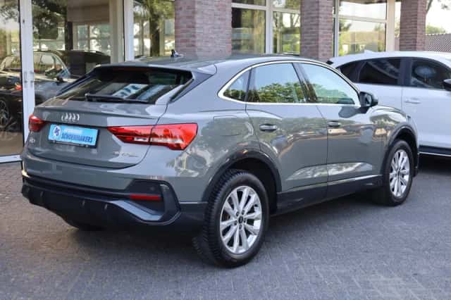 Audi Q3 (2022) thumbnail 2
