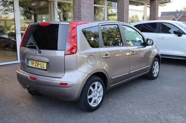 Nissan Note (2008) thumbnail 3
