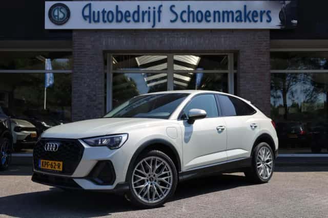 Audi Q3 (2022) thumbnail 1