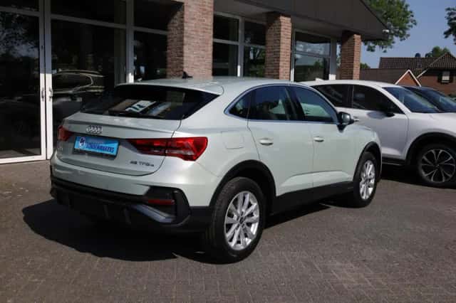 Audi Q3 (2022) thumbnail 2