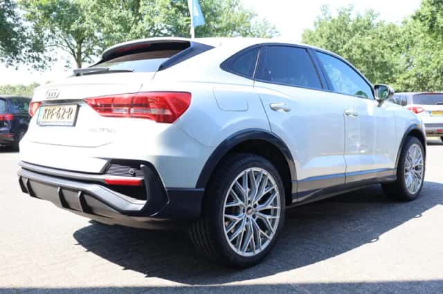 Audi Q3 (2022) thumbnail 3