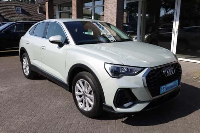 Audi Q3 (2022) thumbnail 3
