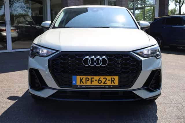 Audi Q3 (2022) thumbnail 4