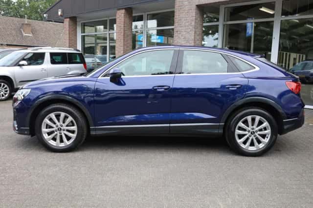 Audi Q3 (2021) thumbnail 2