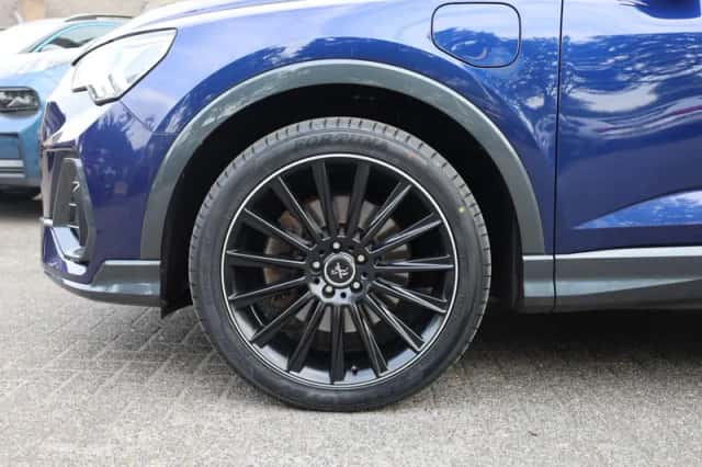 Audi Q3 (2021) thumbnail 4