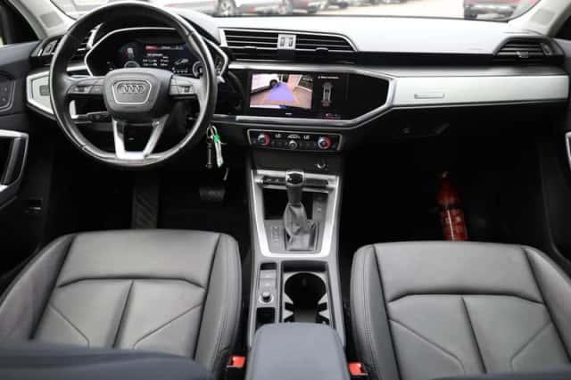 Audi Q3 (2021) thumbnail 5
