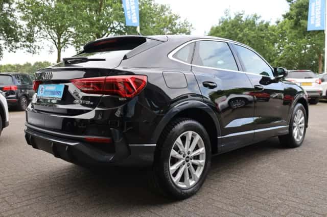 Audi Q3 (2022) thumbnail 3