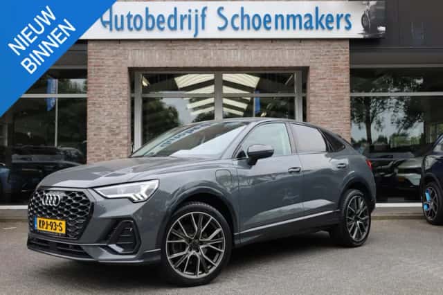 Audi Q3 (2022) thumbnail 1
